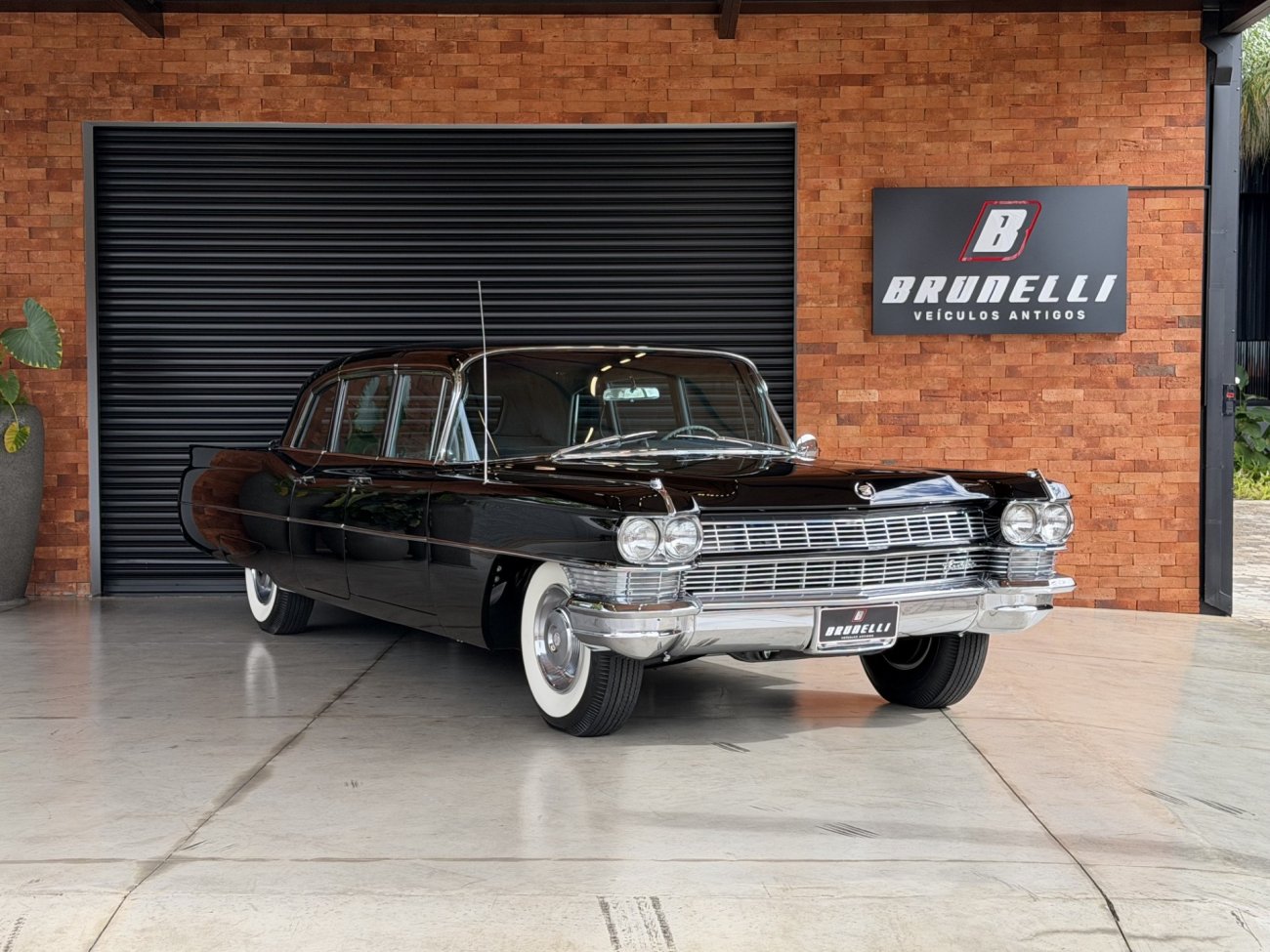 GM Cadillac Fleetwood 75 Series