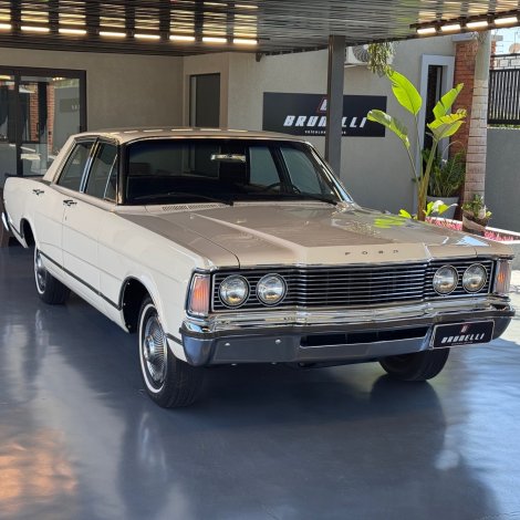 Ford Galaxie 500