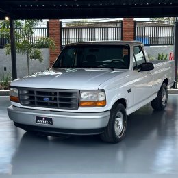 Ford F-150 XL 