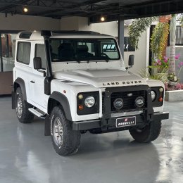 Land Rover Defender 90 S