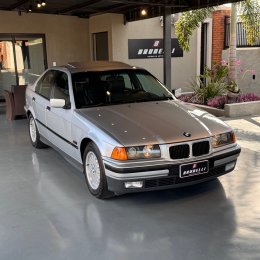 BMW 325i 